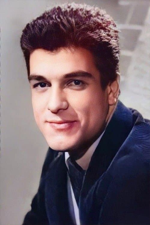İzzet Günay photo