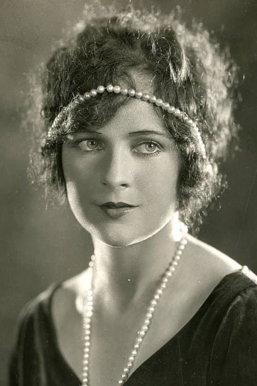 Jacqueline Logan photo
