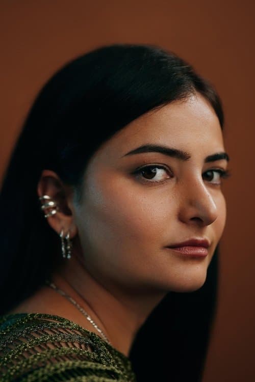 A portrait of Jasmin Mozaffari