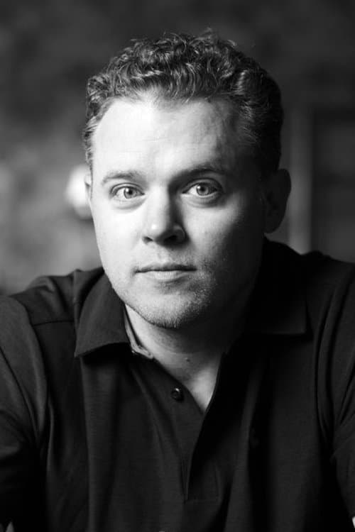 A portrait of Jason Hehir