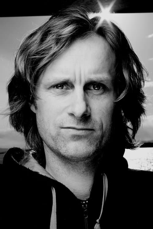 A portrait of Jens Lien