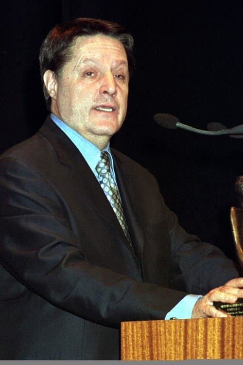 A portrait of Jesús García de Dueñas