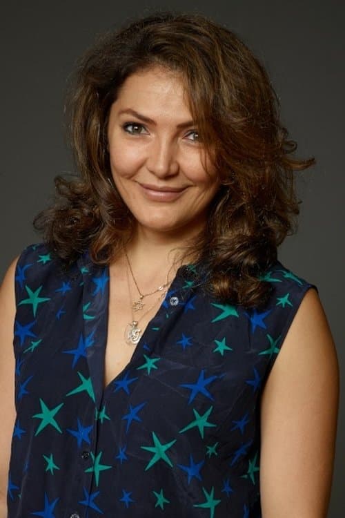 A portrait of Jianna Maarten
