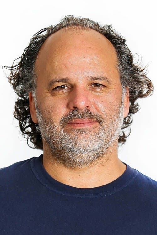 A portrait of Jorge Cardoso