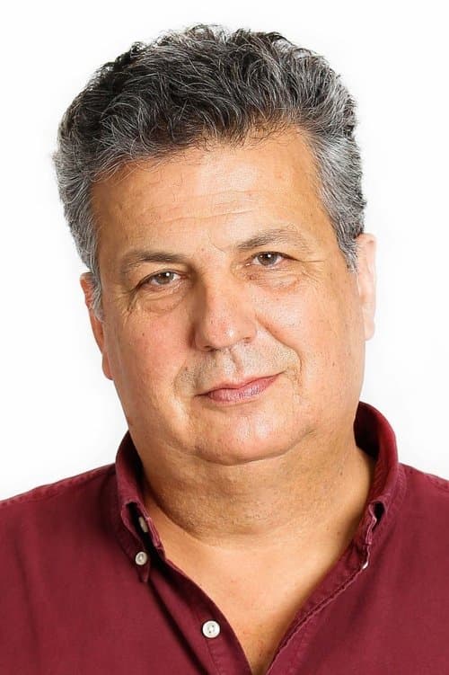A portrait of Jorge Queiroga