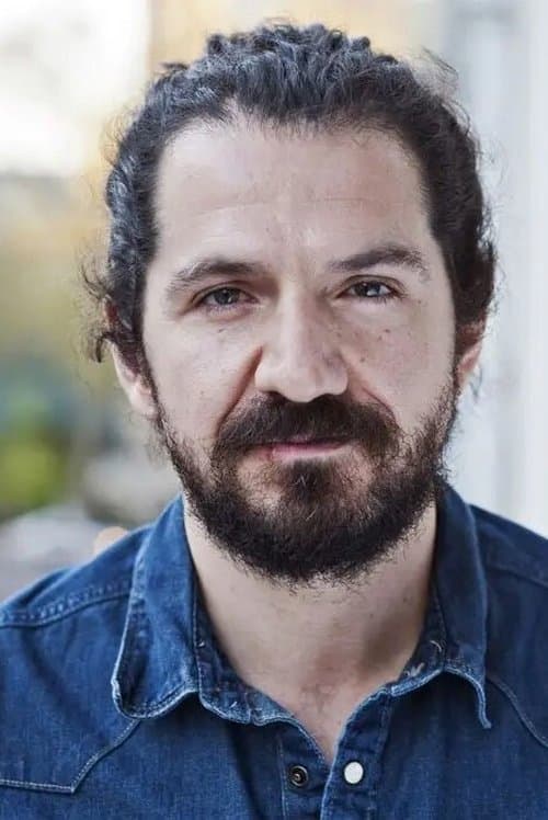 A portrait of Jorge Torregrossa