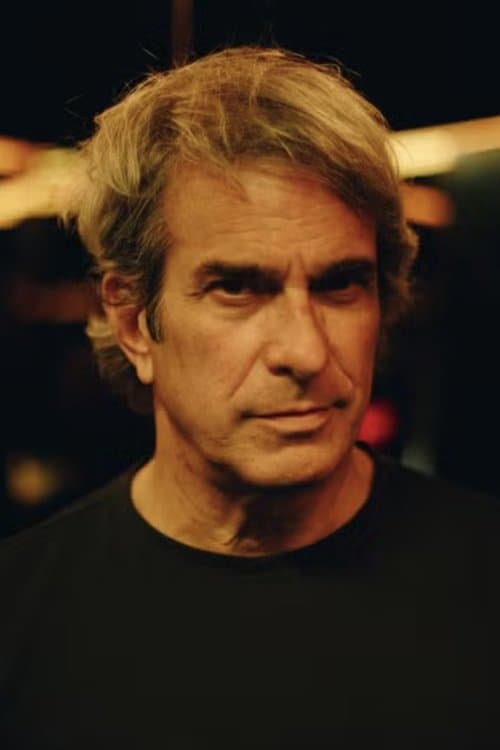 A portrait of José Henrique Fonseca