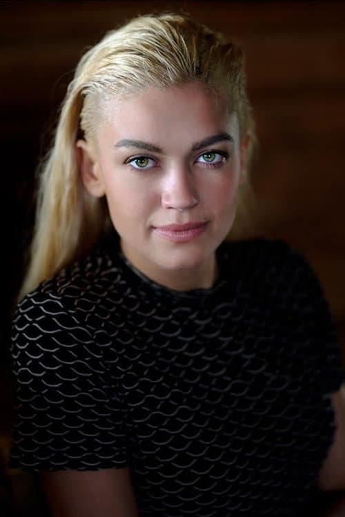 Julia Maxwell photo