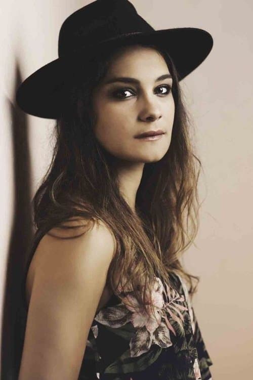 Julia Paul photo