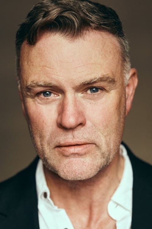 Julian Lewis Jones photo