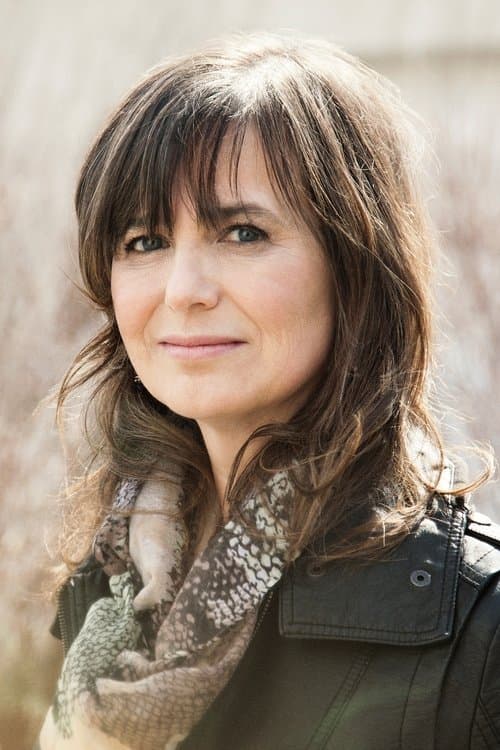 A portrait of Julie Hivon