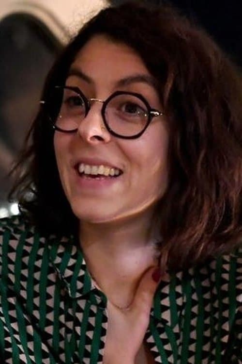 A portrait of Julie Manoukian