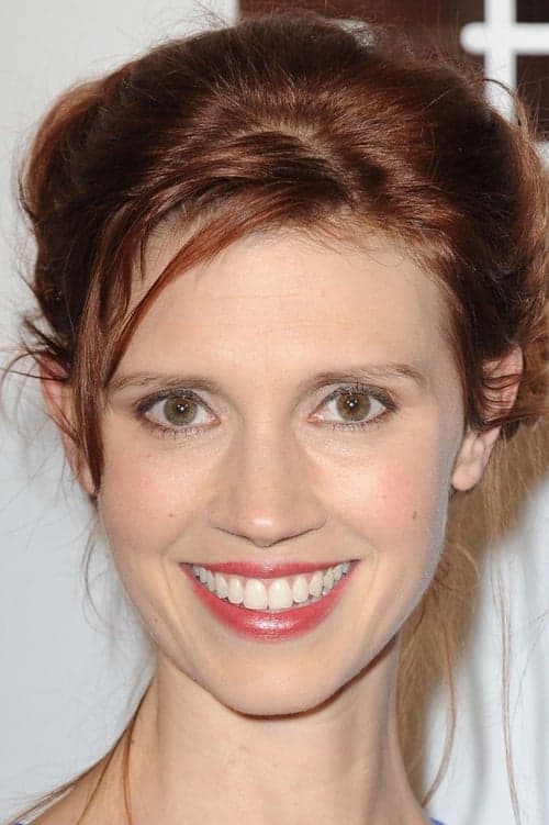 Julie McNiven photo