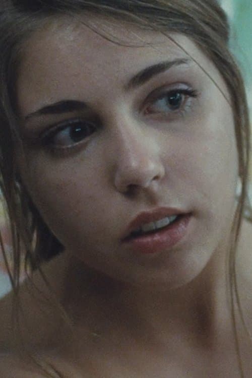 Justine Lerooy photo