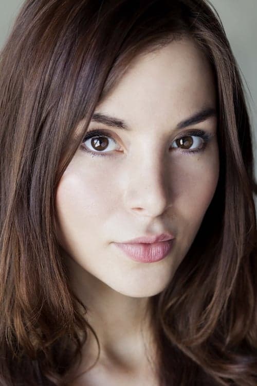 Kacey Barnfield photo