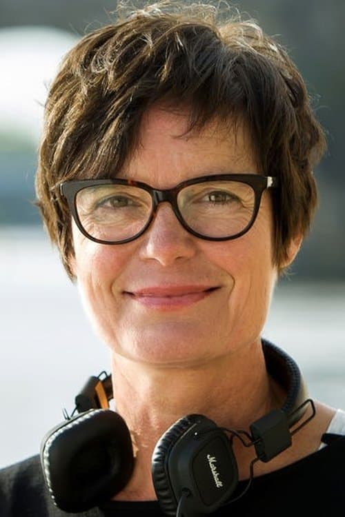 A portrait of Karola Meeder
