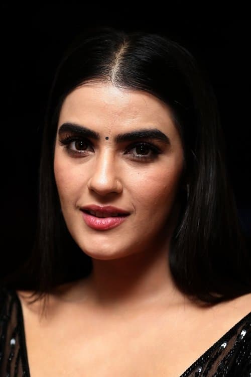 Kavya Thapar photo