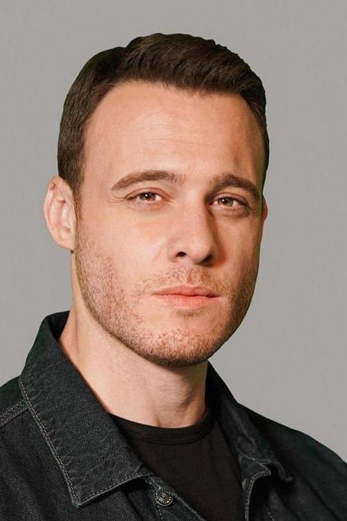 Kerem Bürsin photo