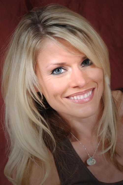 Kerri Hoskins photo