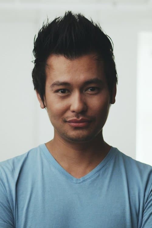 A portrait of Khoa Le