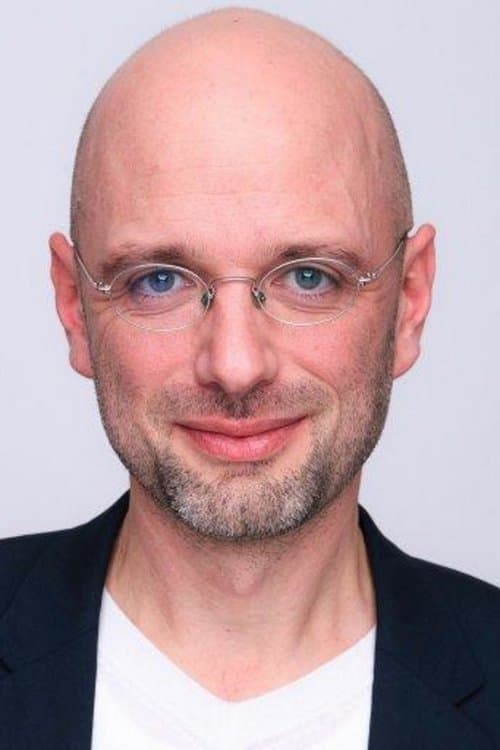 A portrait of Kilian Riedhof