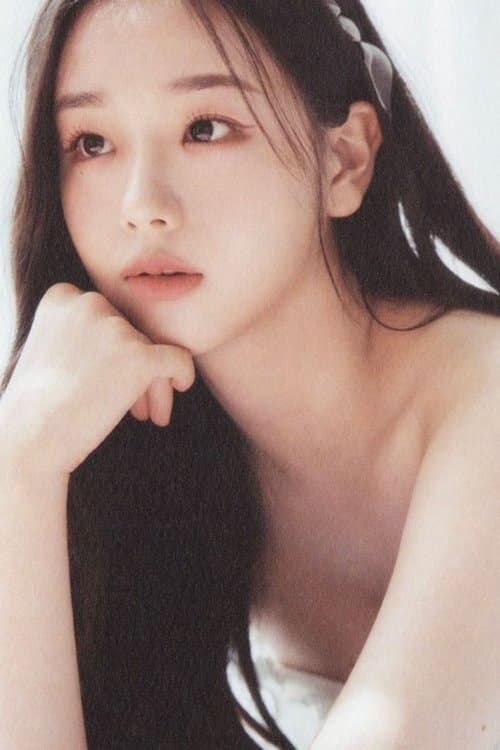Kim Chae-yeon photo