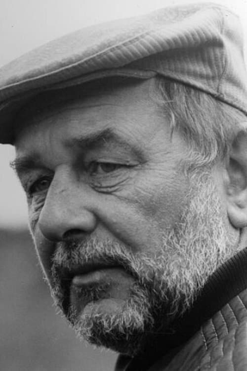 A portrait of Konrad Petzold