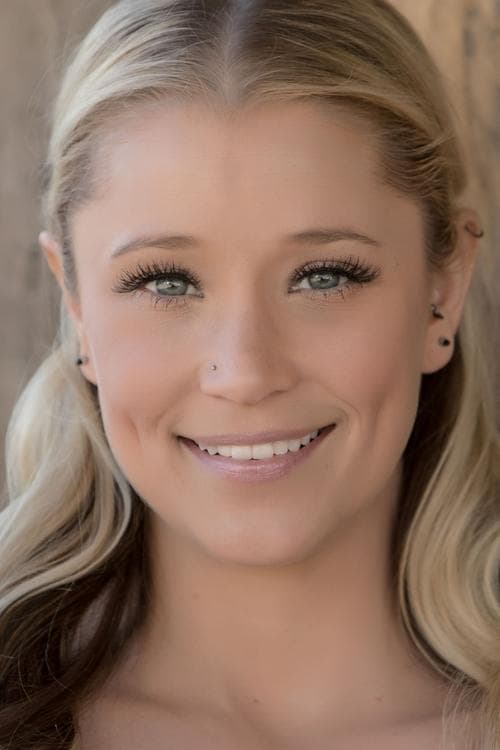 Kristen Renton photo