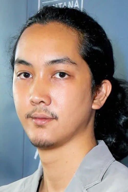 A portrait of Kulp Kaljareuk