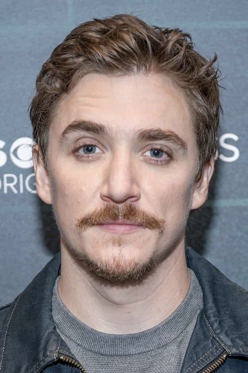 Kyle Gallner photo