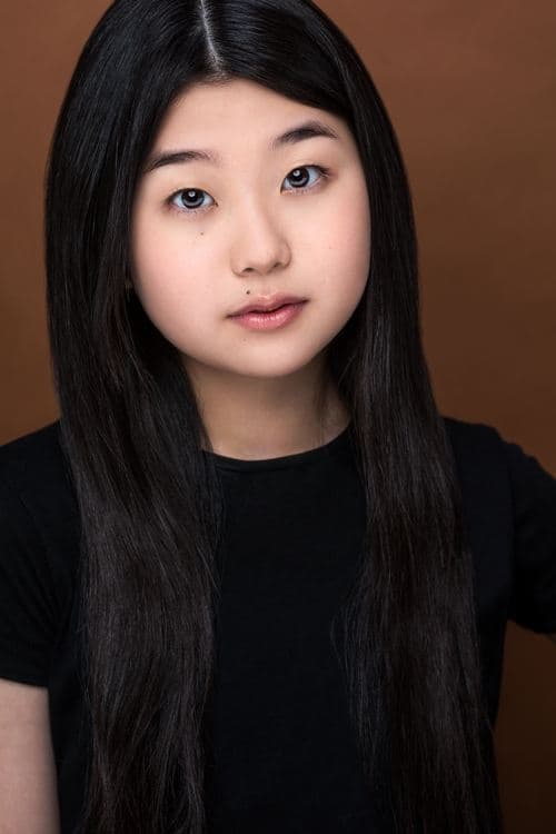 Kylie Kuioka photo