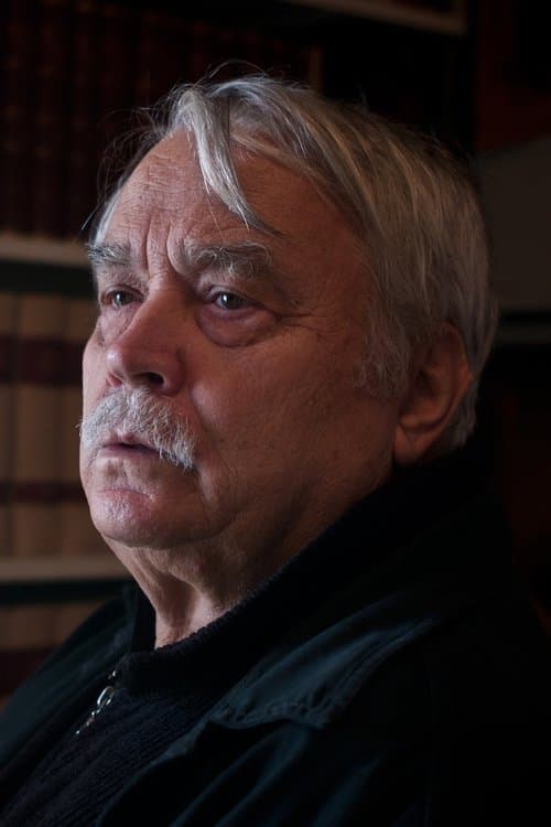 A portrait of Lakis Papastathis