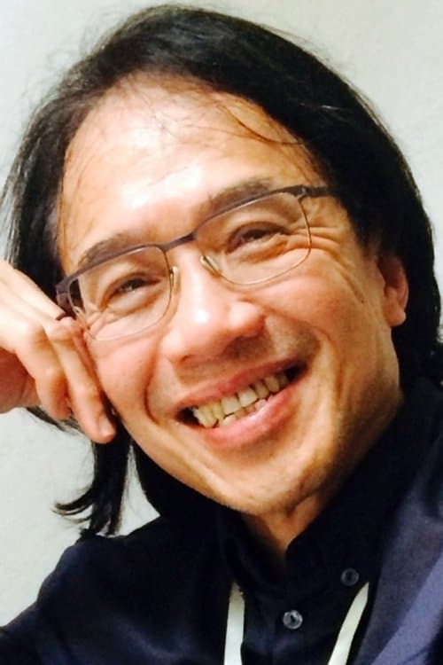 A portrait of Lâm Lê