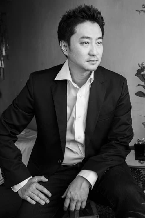 A portrait of Le Van Kiet