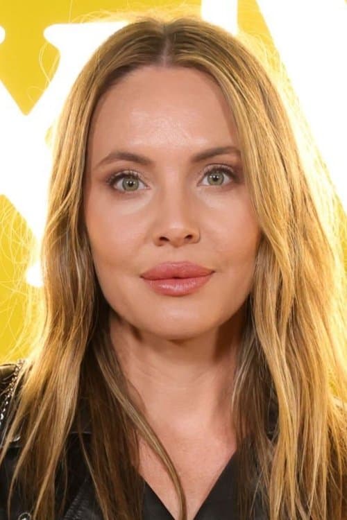 Leah Pipes photo