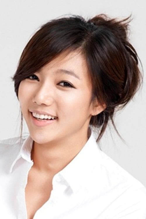 Lee Chae-young photo