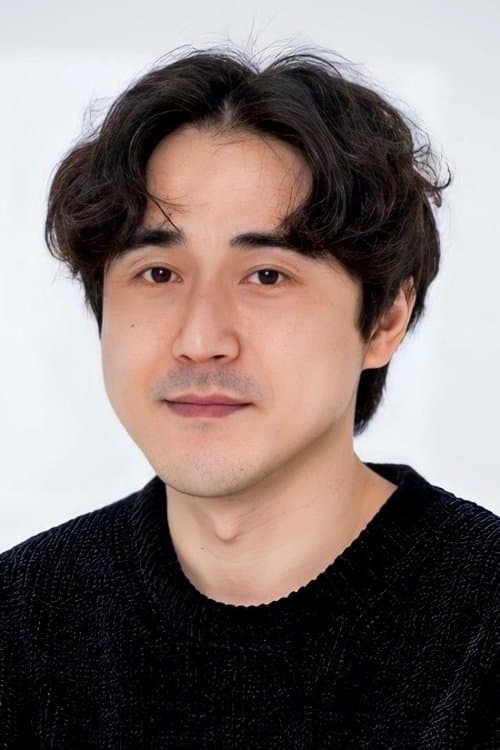 A portrait of Lee Don-ku