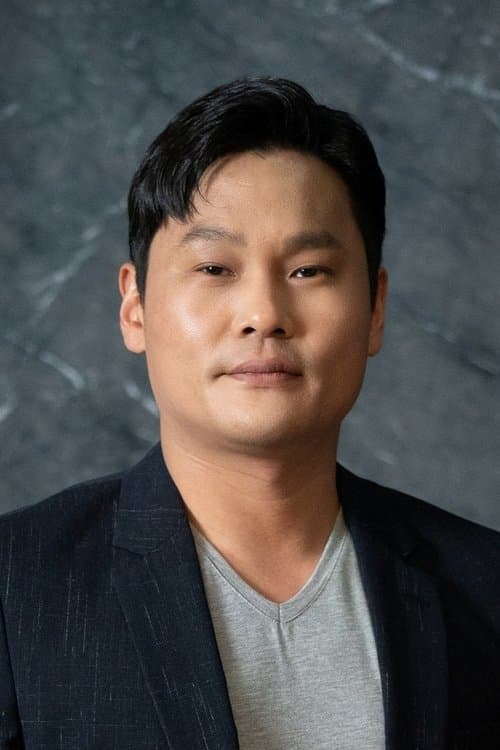 A portrait of Lee Sang-yong