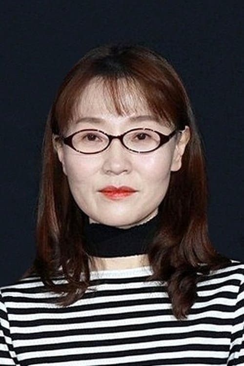 A portrait of Lee Soo-youn