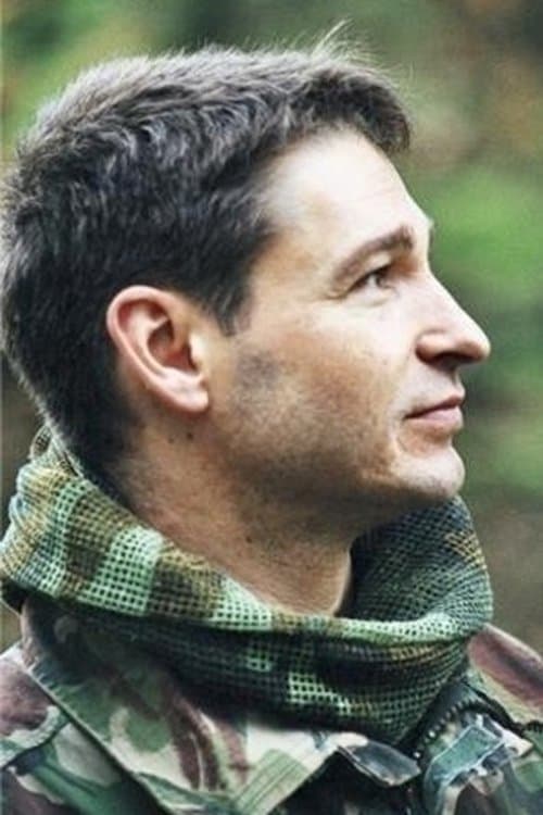 Leslie Simpson photo