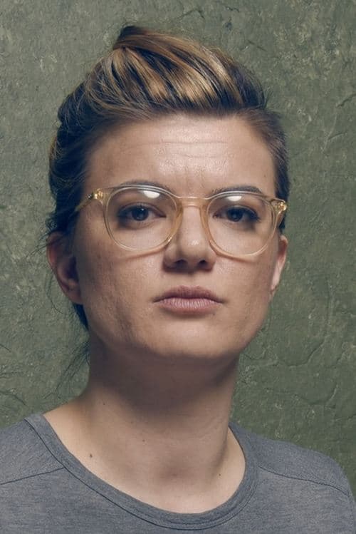 A portrait of Leslye Headland