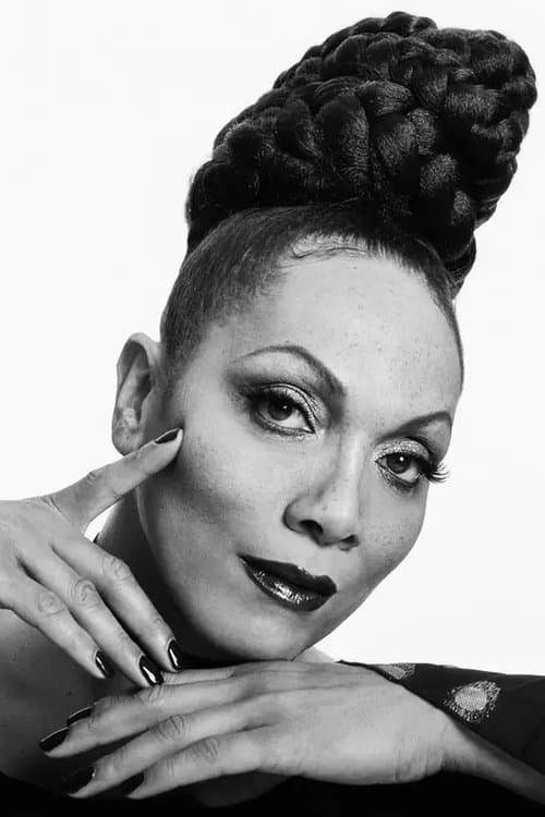 Lina Bradford photo