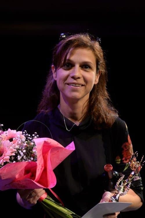 A portrait of Linda Dombrovszky