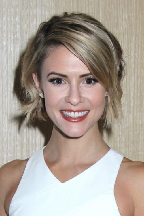 Linsey Godfrey photo