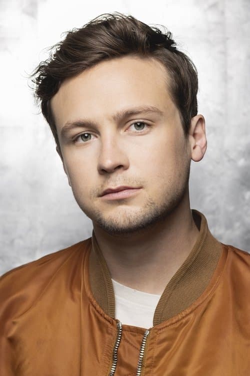 Logan Miller photo