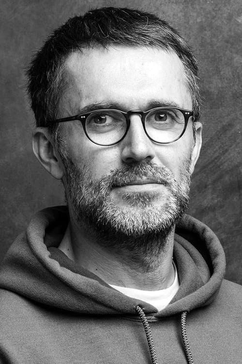 A portrait of Loïc Prigent