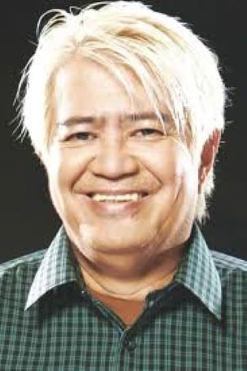 A portrait of Lore Reyes