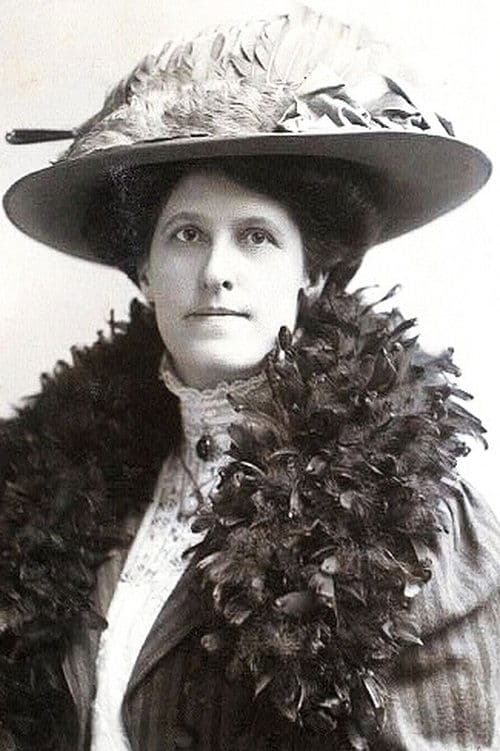 Louise Mackintosh photo