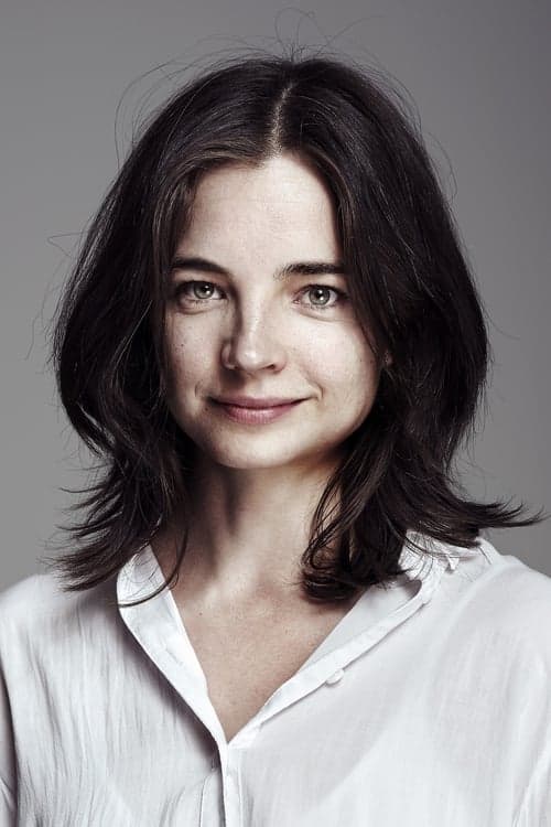 Louise Peterhoff photo