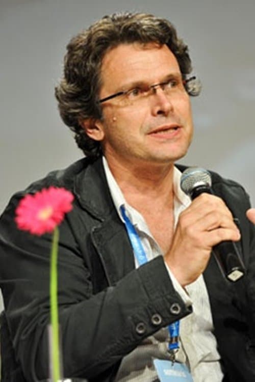 A portrait of Luiz Henrique Rios